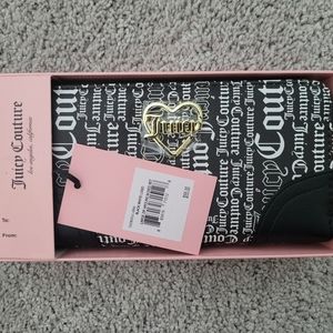 SOLD 🟥NWT Boxed Juicy Couture Black and White Logo Zip Accordion Wallet